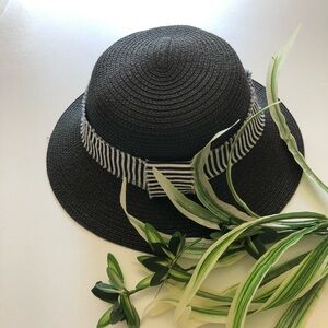 🎄 Nicole Marciano straw hat black and white  O/S